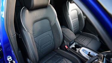 Nissan Qashqai - front seats