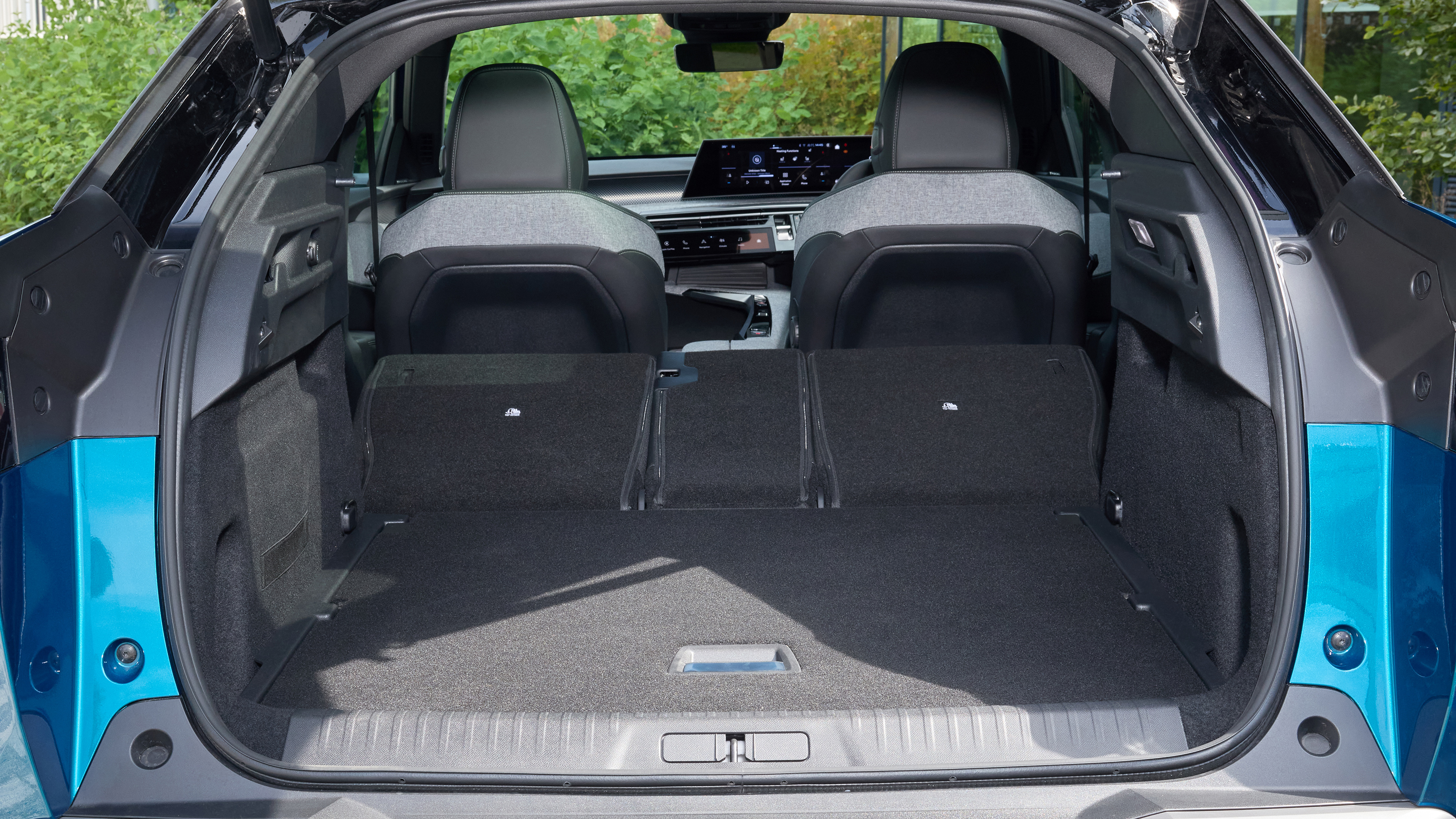Peugeot 3008 Hybrid - boot