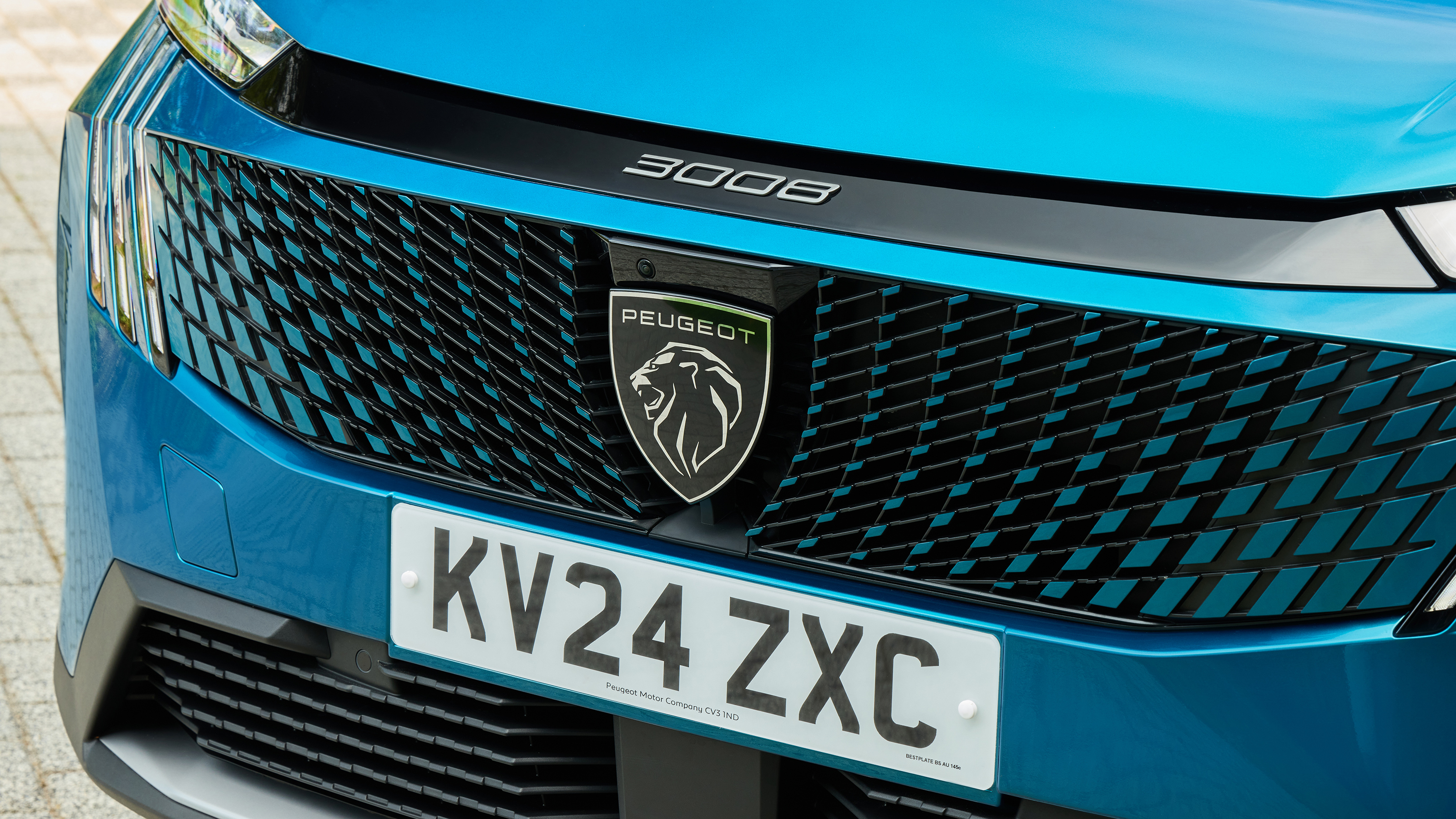 Peugeot 3008 Hybrid - front grille