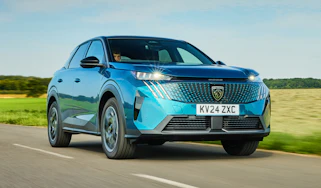 Peugeot 3008 Hybrid - front tracking