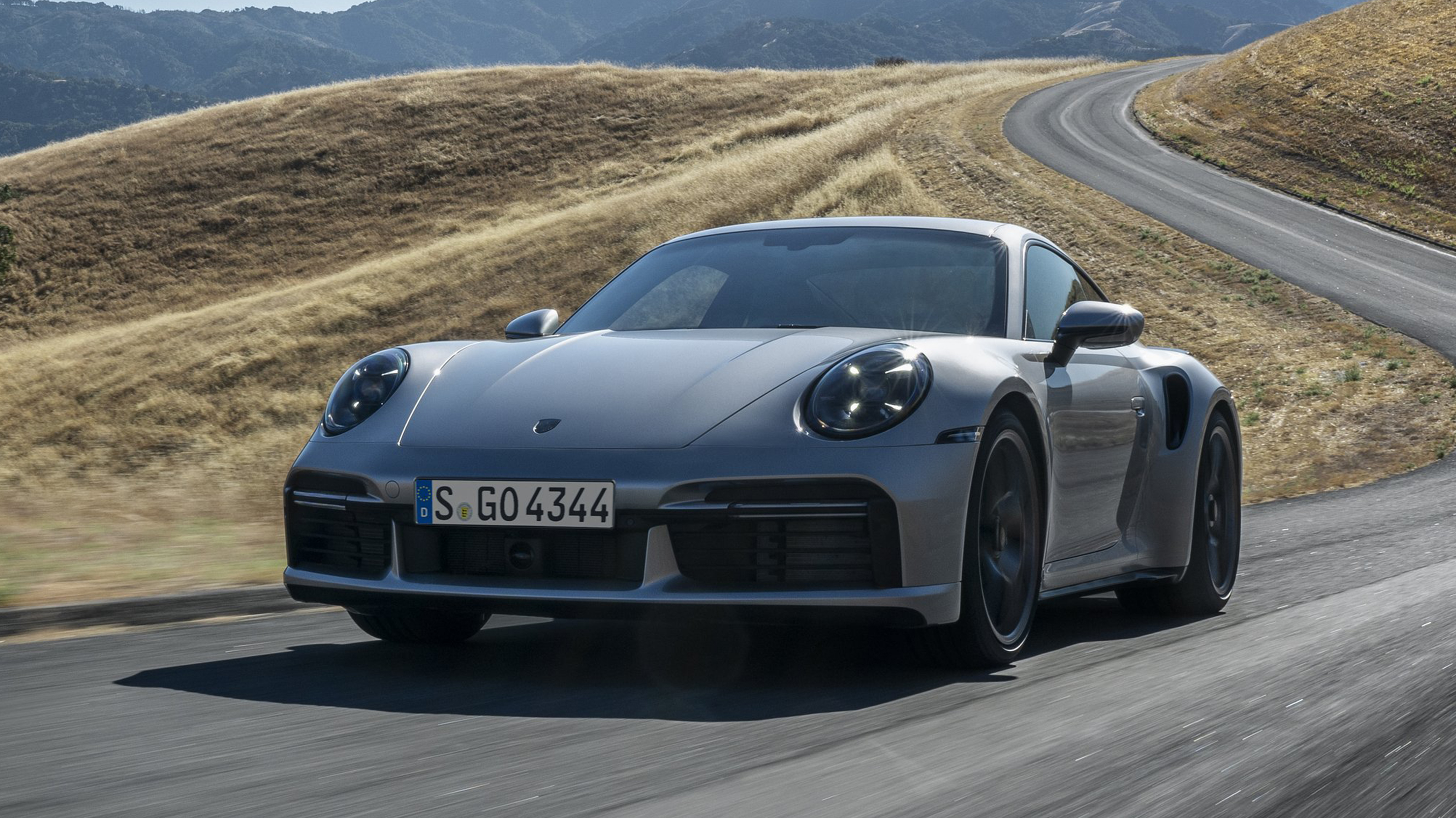 Limited edition Porsche 911 Turbo 50 Years - front tracking 