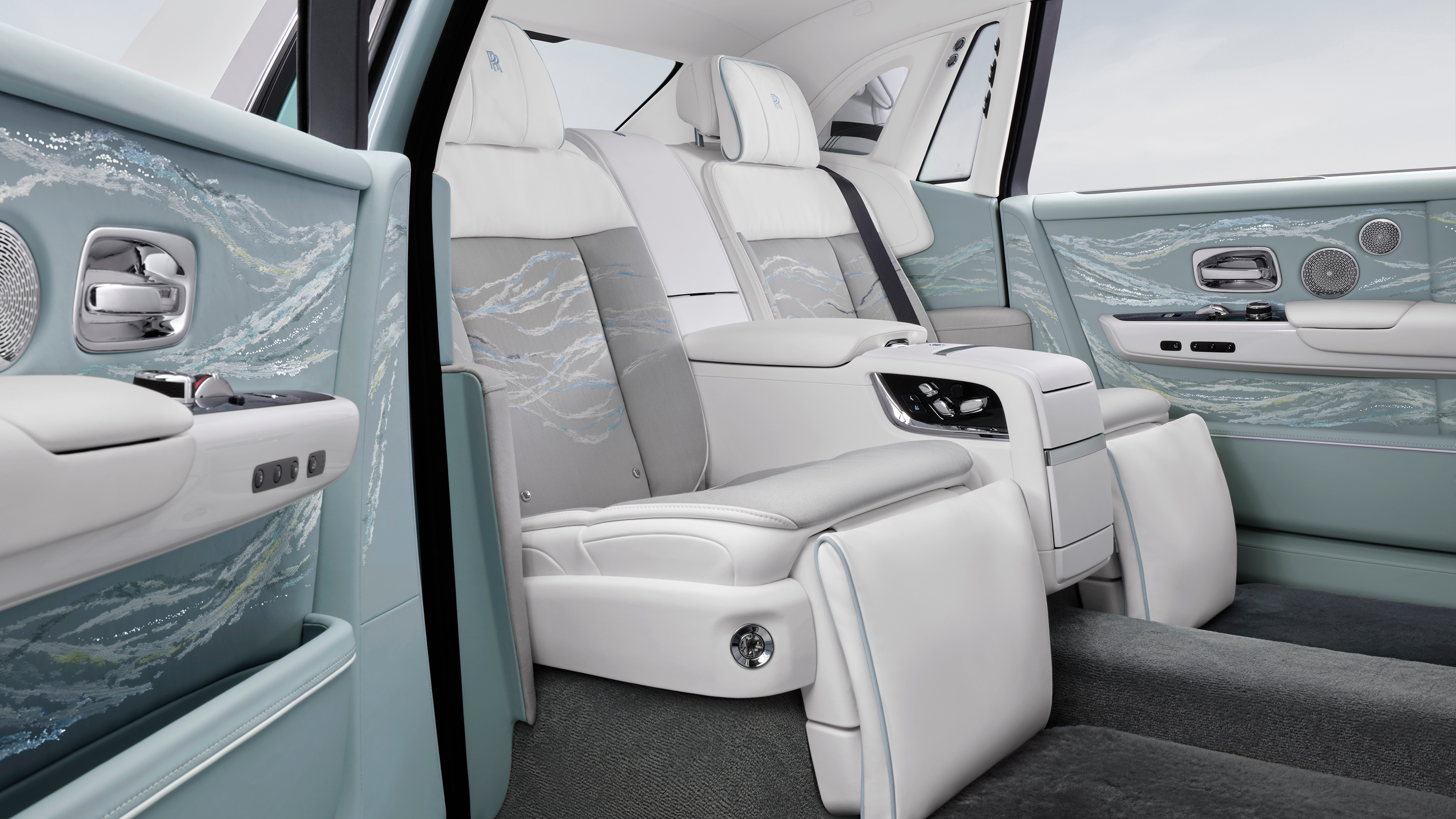 Rolls-Royce Phantom Scintilla - rear cabin