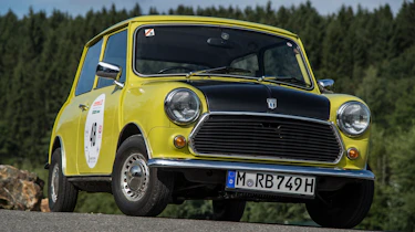 Super Mini Coopers - Mr Bean's Mini