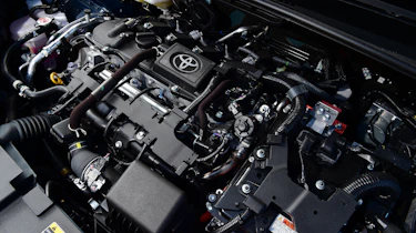Toyota C-HR - engine bay