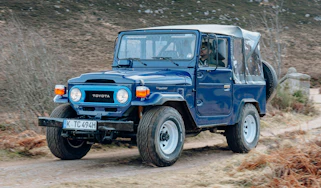 Toyota Land Cruiser FJ40 - front tracking