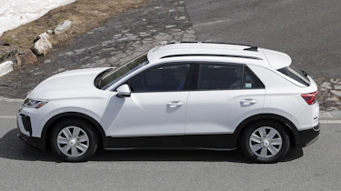 Volkswagen T-Roc spyshot 10