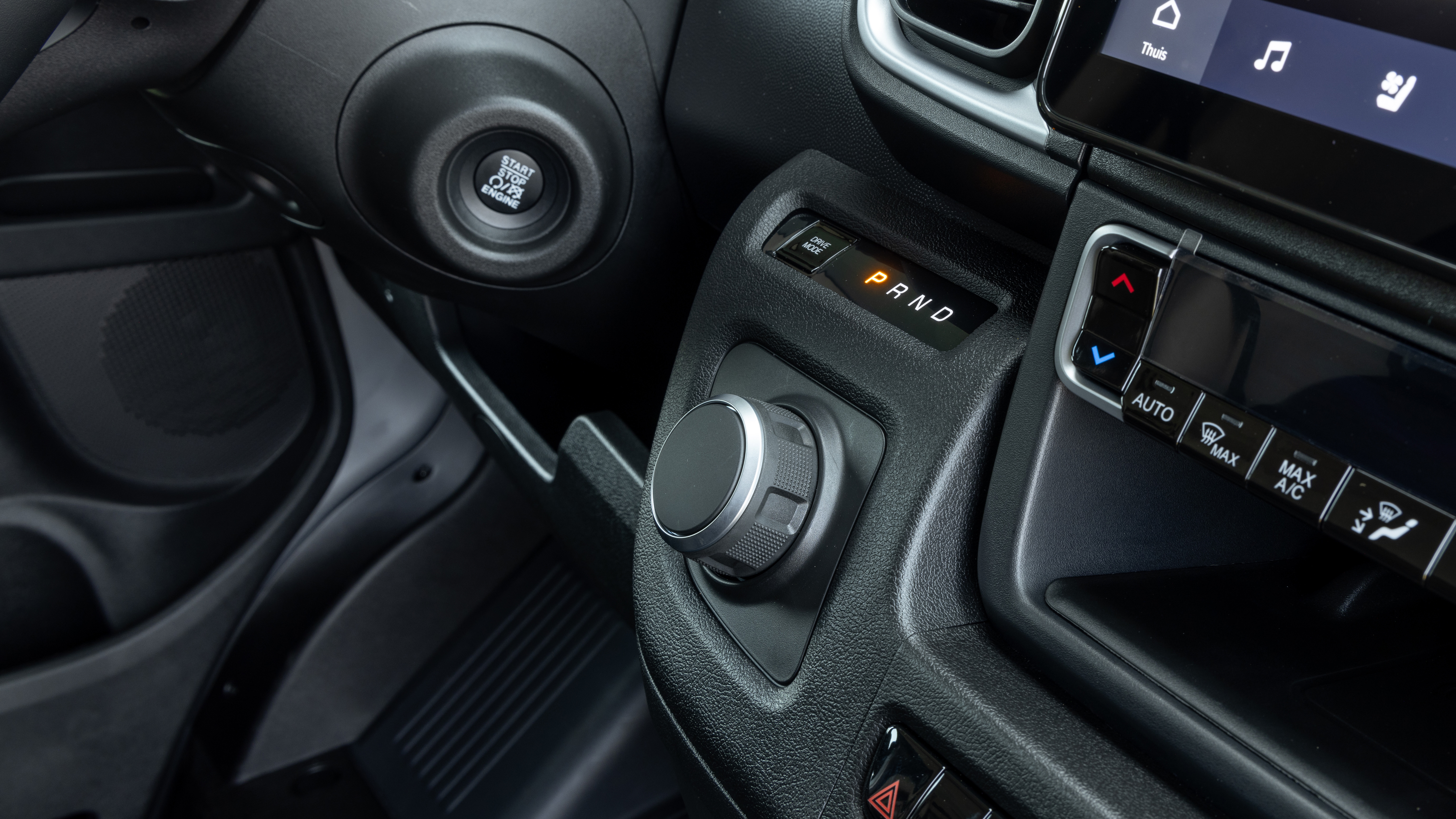 Toyota Proace Max - gear selector