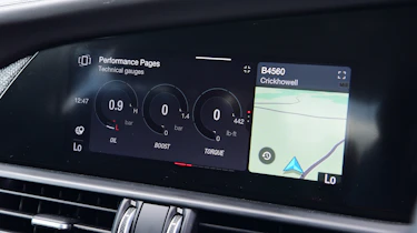Alfa Romeo Giulia Quadrifoglio - screen