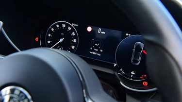 Alfa Romeo Giulia Quadrifoglio - dials