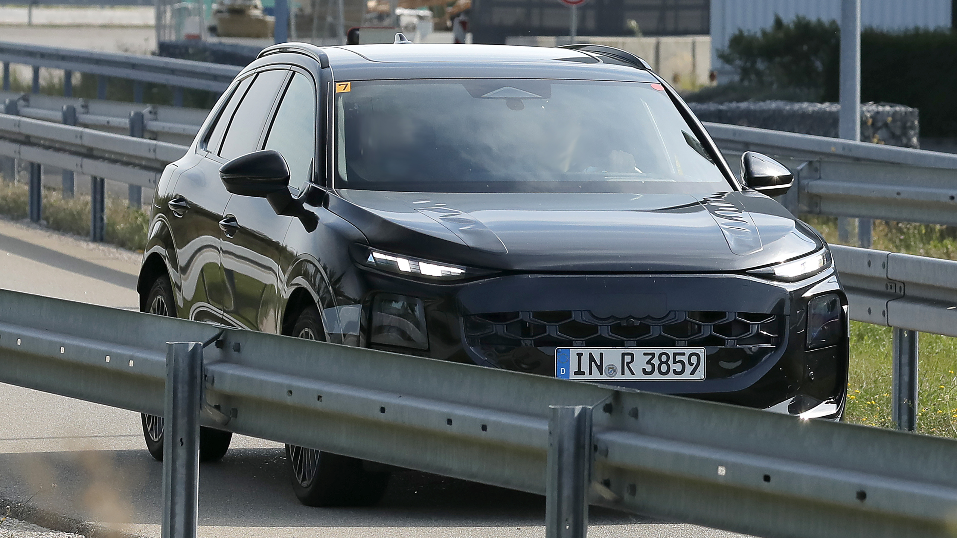 Audi Q3 testing - front 3/4