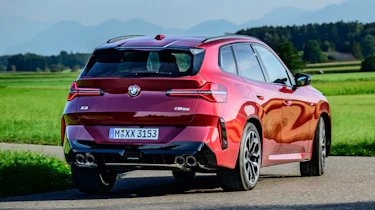 BMW X3 - rear cornering