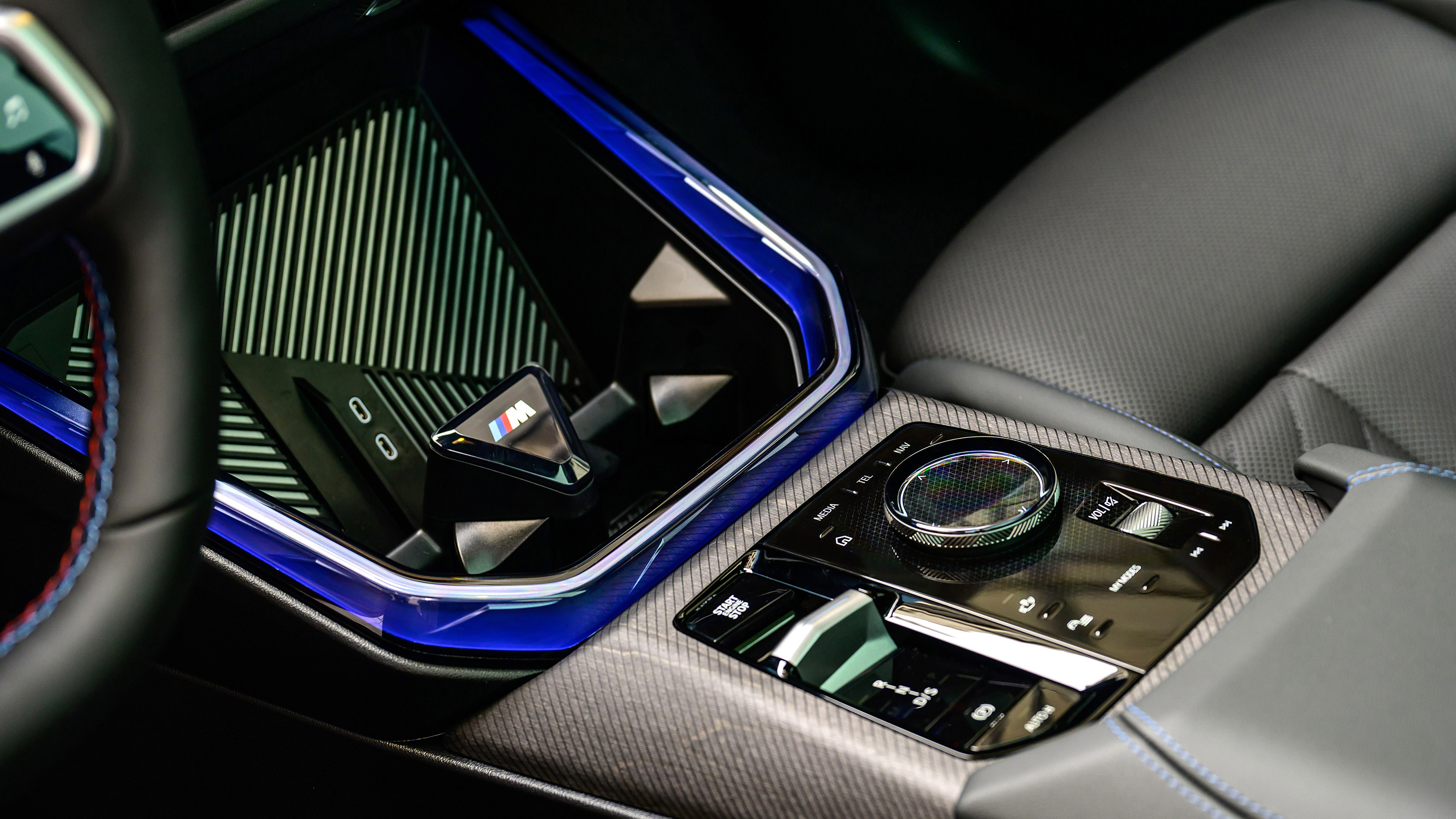 BMW X3 - centre console