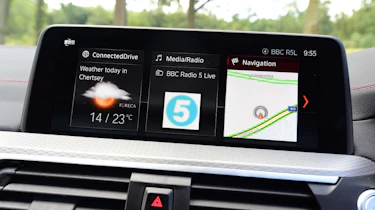 BMW X4 Mk2 - screen