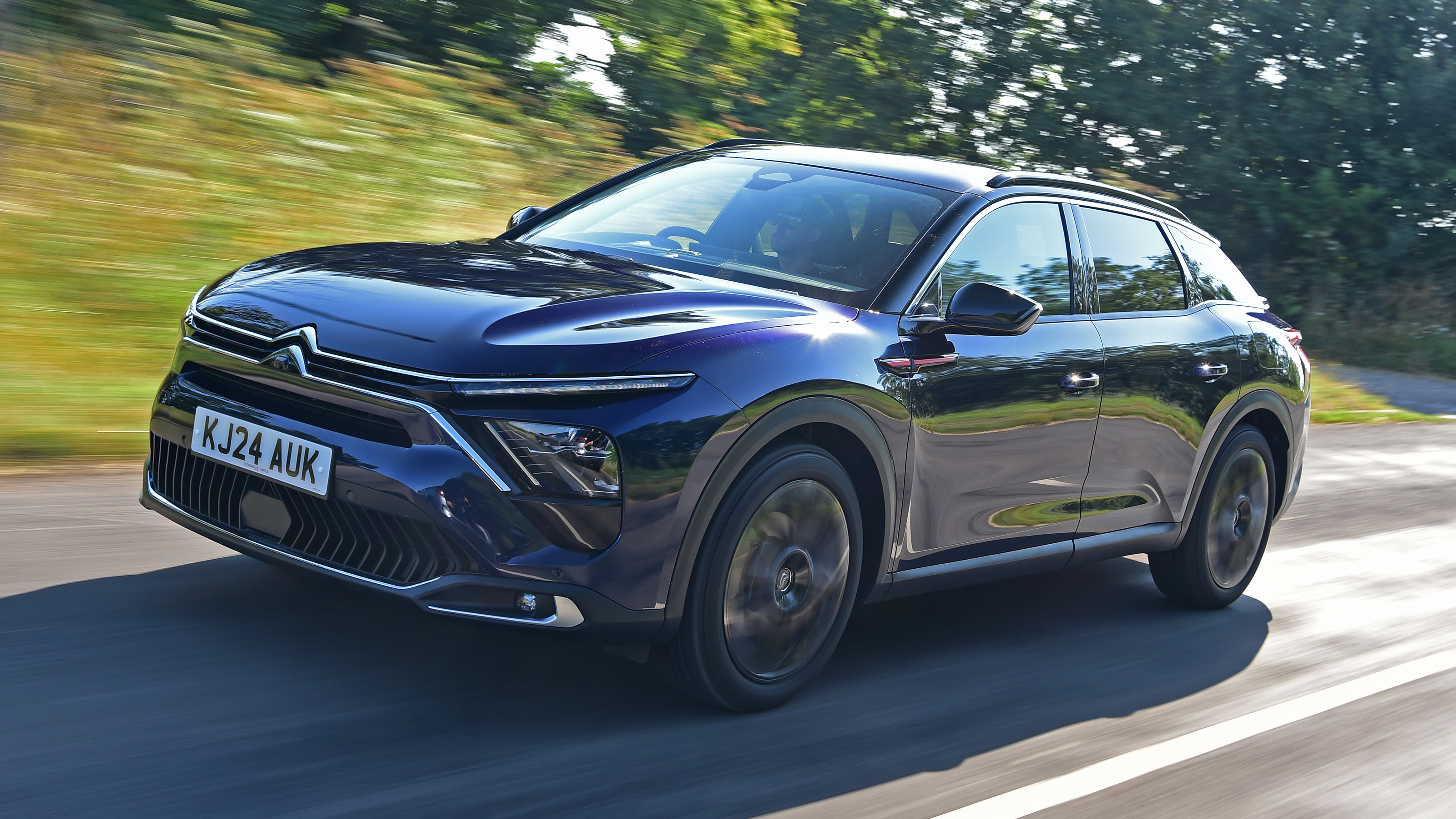 Citroen C5 X - front tracking