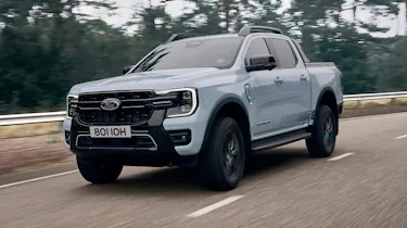 Ford Ranger PHEV - front tracking