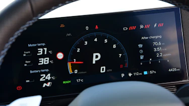 Hyundai Ioniq 5 N - dials