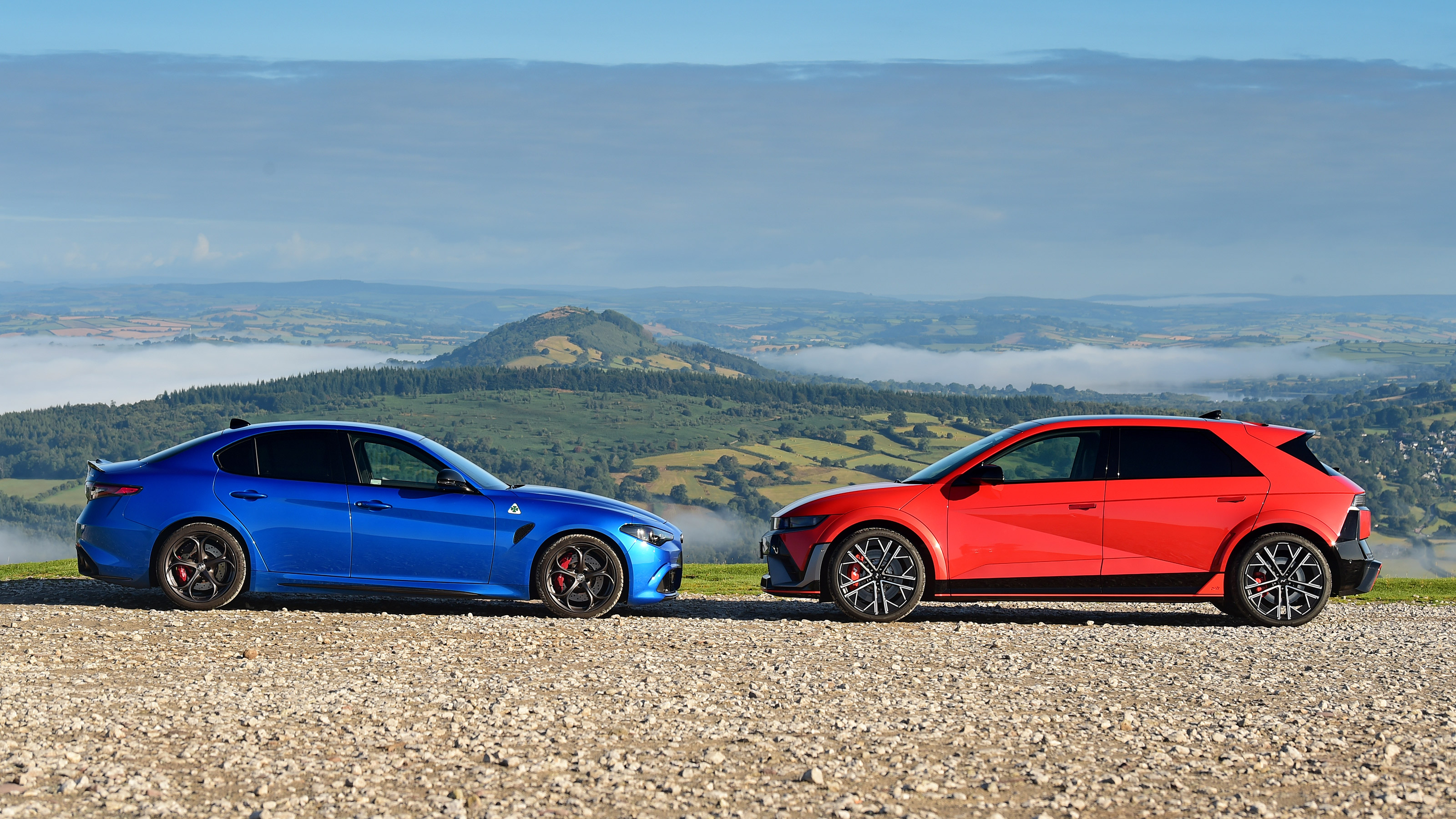 Hyundai Ioniq 5 N vs Alfa Romeo Giulia Quadrifoglio - side