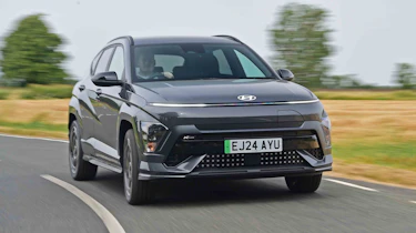 Hyundai Kona Electric - front corner tracking