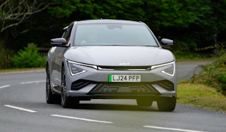 Kia EV6 facelift - front cornering