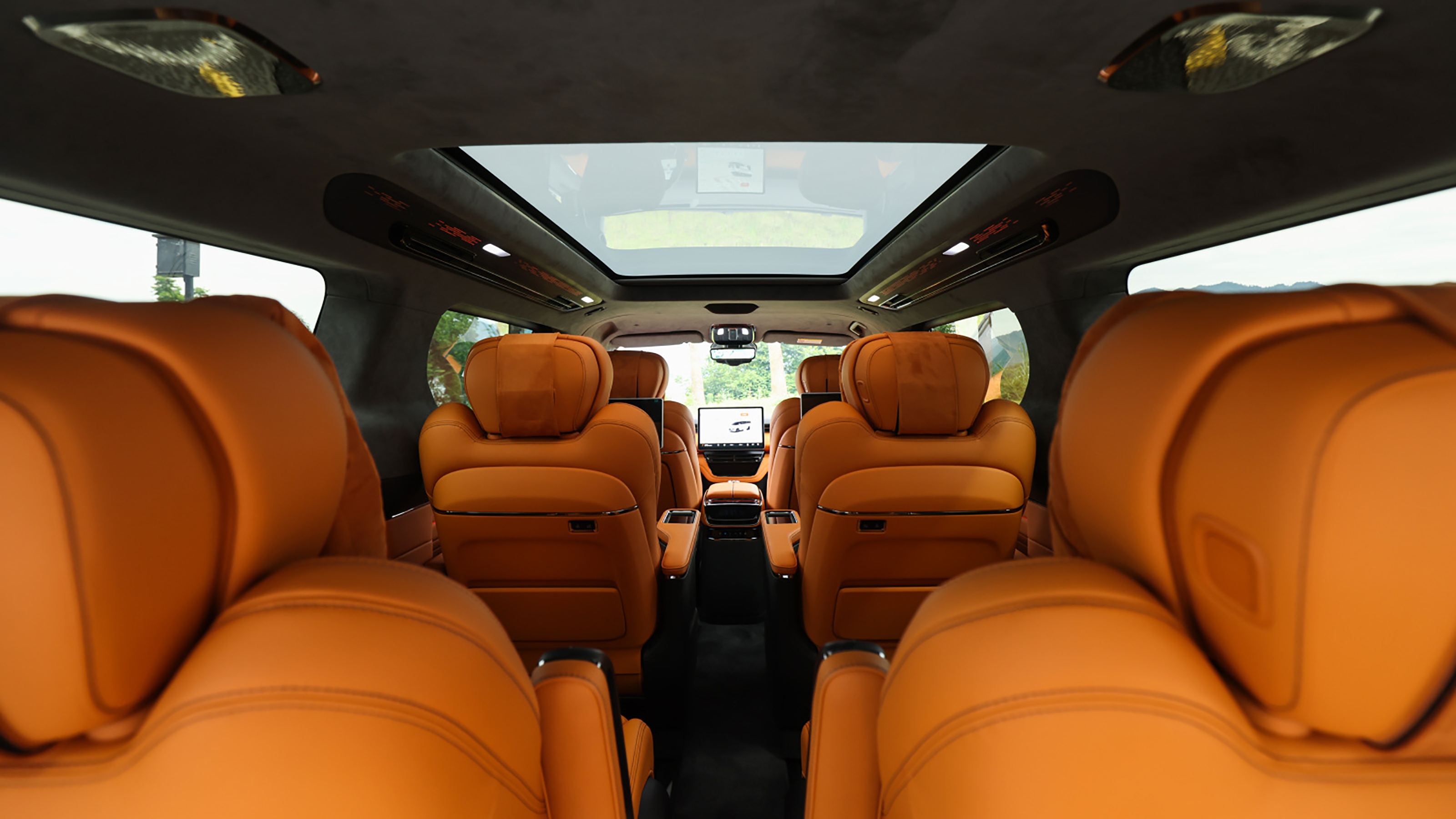 LEVC L380 - seating
