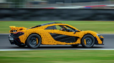 Lego McLaren P1 - side action