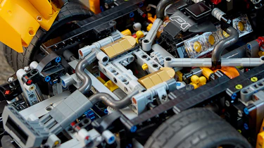 Lego Technic McLaren P1 engine