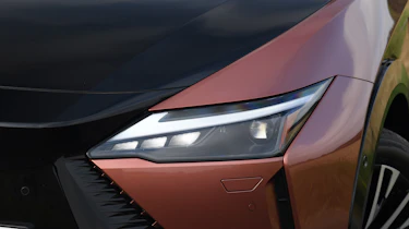 Lexus RZ 300e - front light