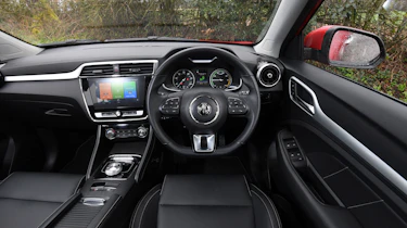 MG ZS Mk1 - dash