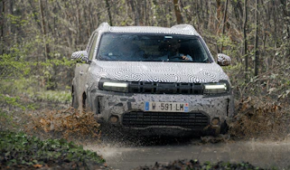 Dacia Duster Mk3 - front action
