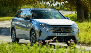 Peugeot 5008 - front action
