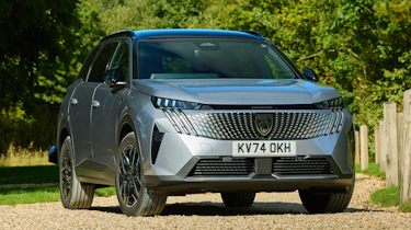 Peugeot 5008 - side/front