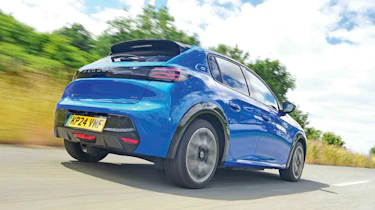 Peugeot E-208 - rear tracking