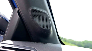 Peugeot E-208 - speaker detail