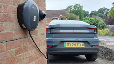 Polestar 2 Long Range Single Motor connected to wallbox charger