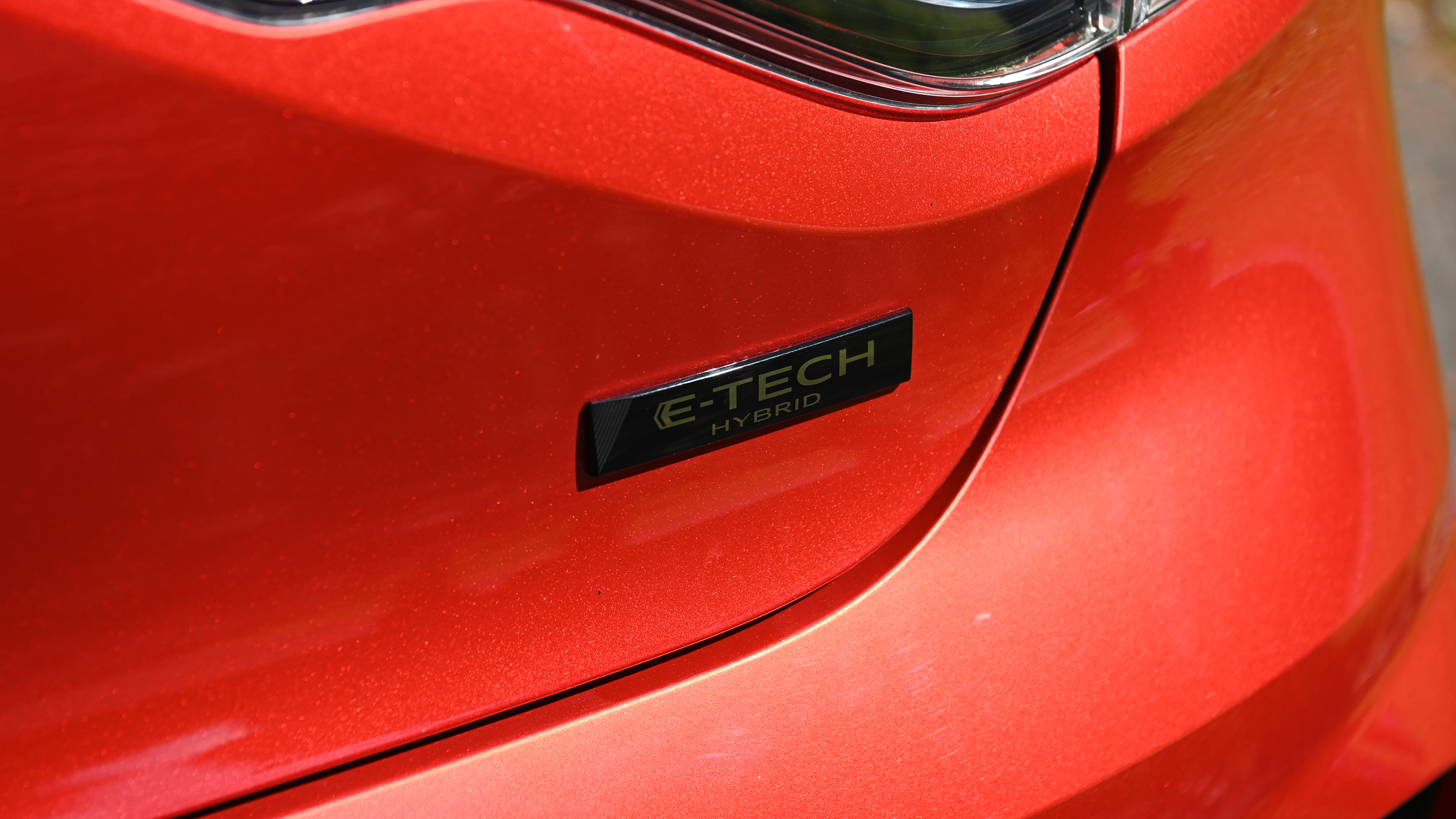 Renault Clio - 'E-Tech hybrid' badge
