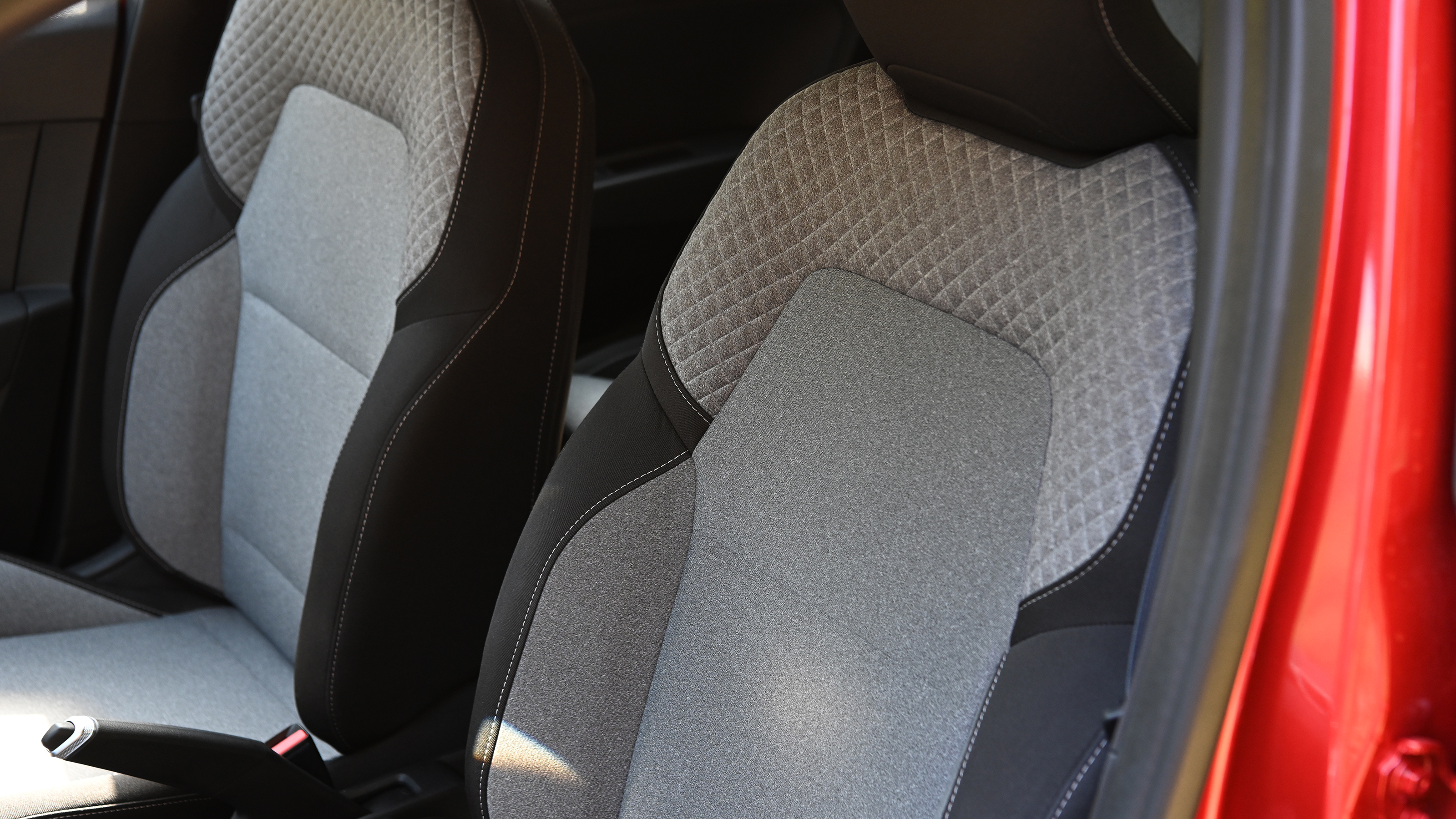 Renault Clio - front seats