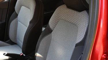 Renault Clio - front seats