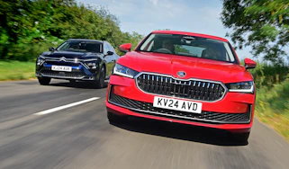 Skoda Superb and Citroen C5 X - front tracking