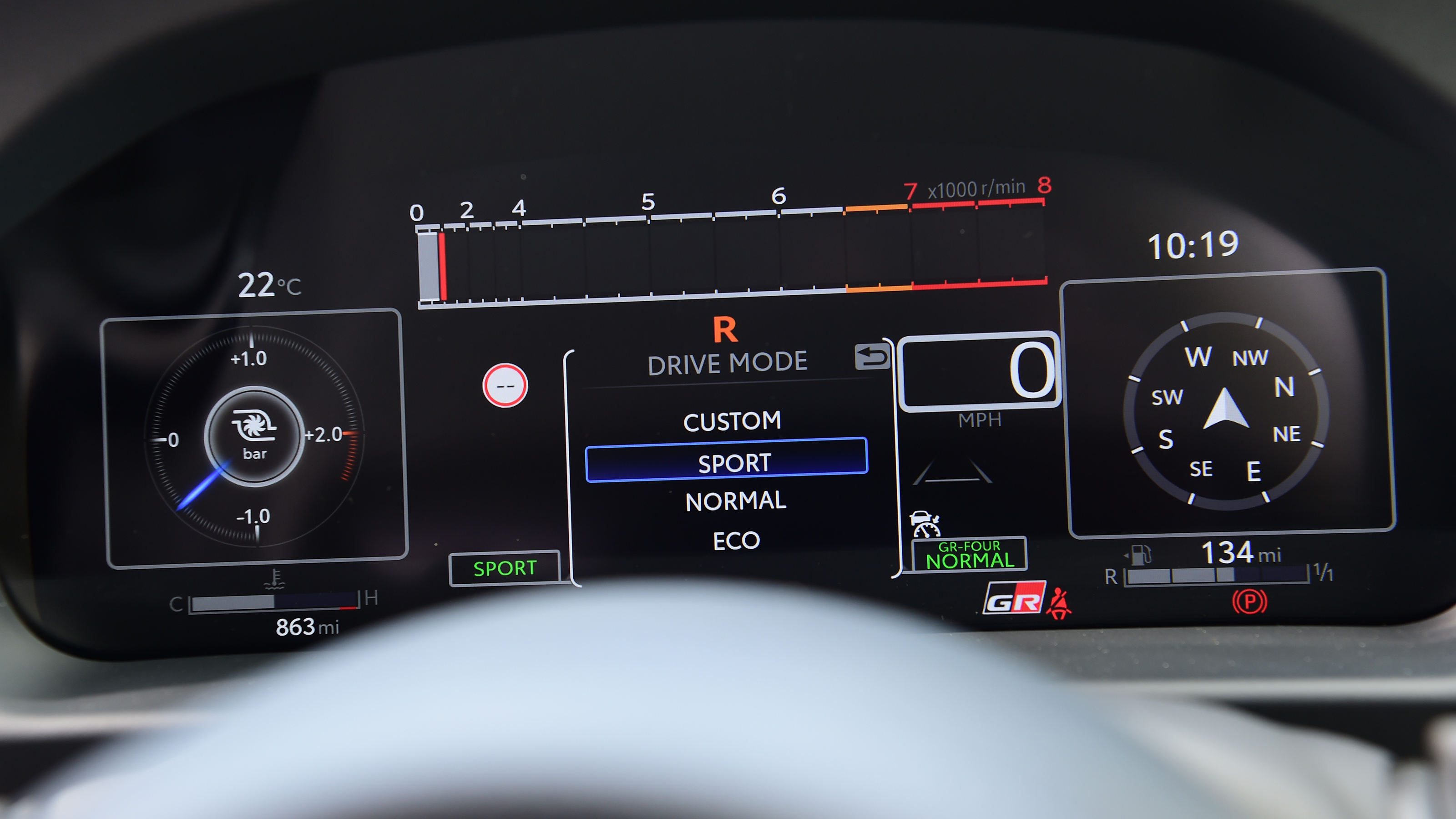 Toyota GR Yaris - dashboard screen