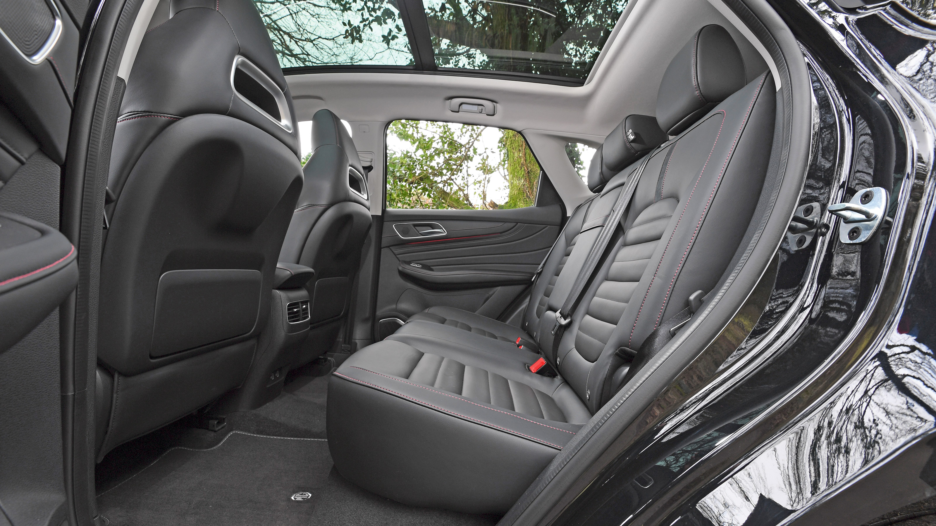 MG HS Mk1 - rear seats