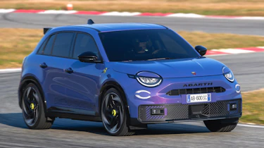 Abarth 600e - front action