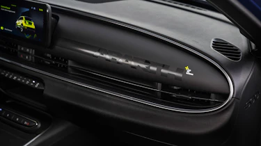 Abarth 600e - trim