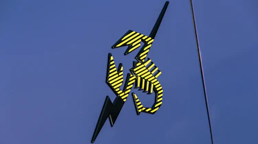 Abarth 600e - badge