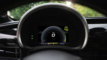 Abarth 600e - dials