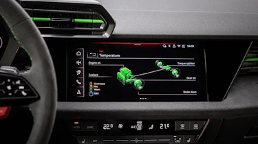 Audi RS 3 - screen