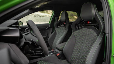 Audi RS 3 - front seats