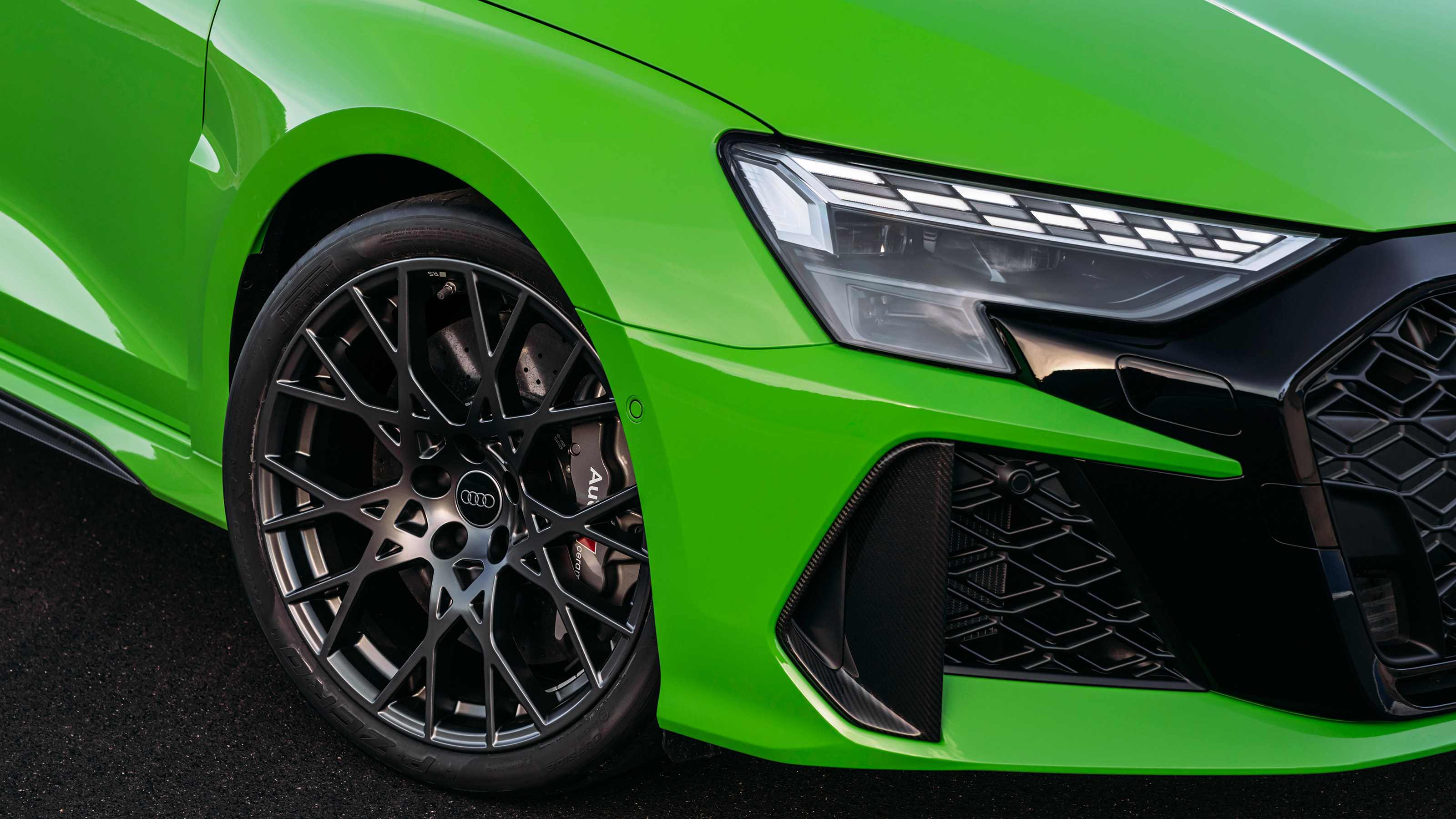 Audi RS 3 - front light