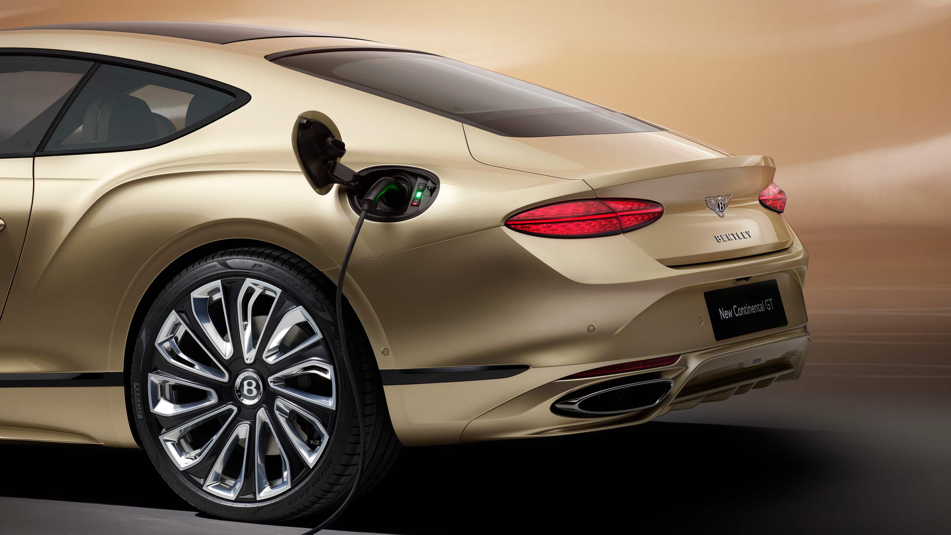 Bentley Continental GT Mulliner - charging