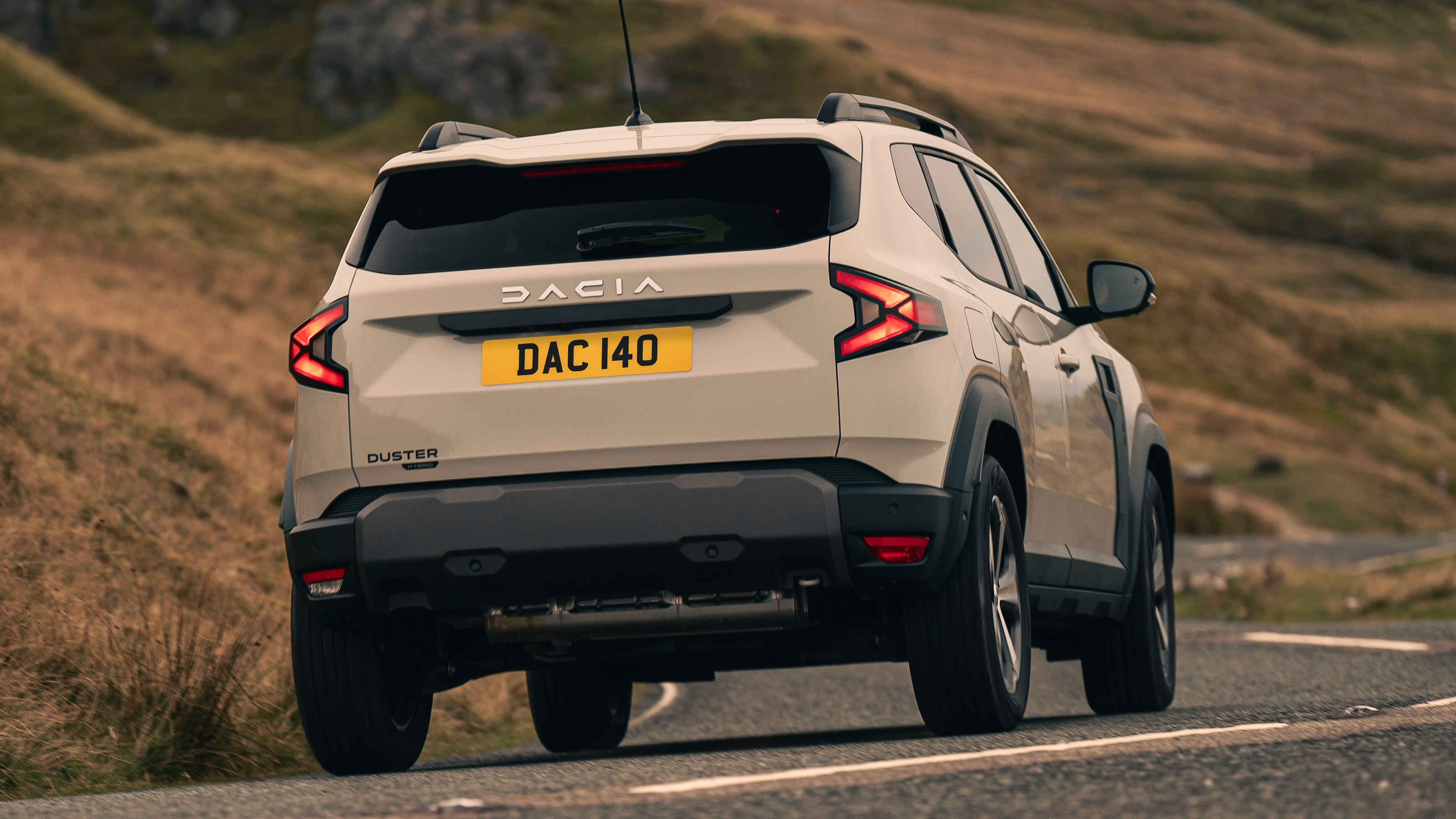 Dacia Duster Hybrid - rear action