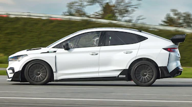 Skoda Enyaq RS Race - dynamic side profile